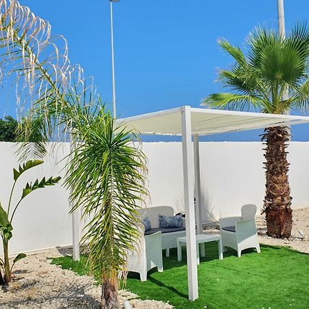 Villa Mediterranea Apartments - Seaview, Pool & Garden Bari Exteriör bild