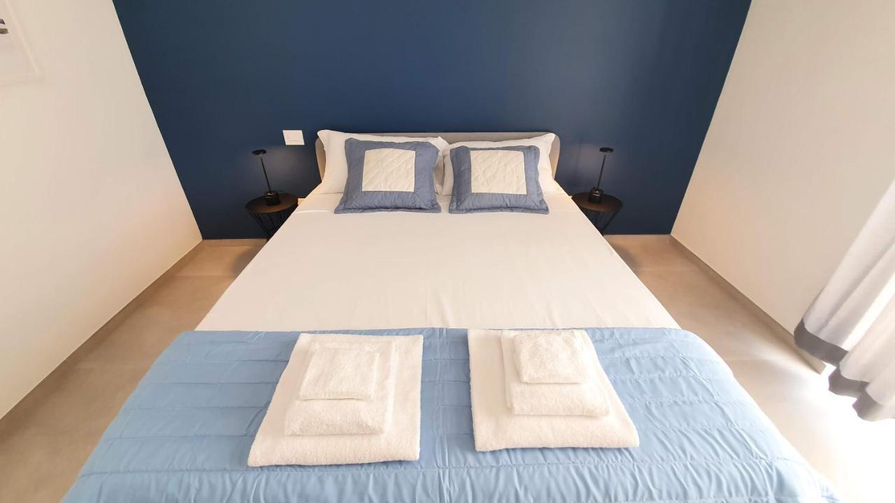 Villa Mediterranea Apartments - Seaview, Pool & Garden Bari Exteriör bild
