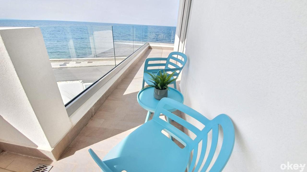 Villa Mediterranea Apartments - Seaview, Pool & Garden Bari Exteriör bild