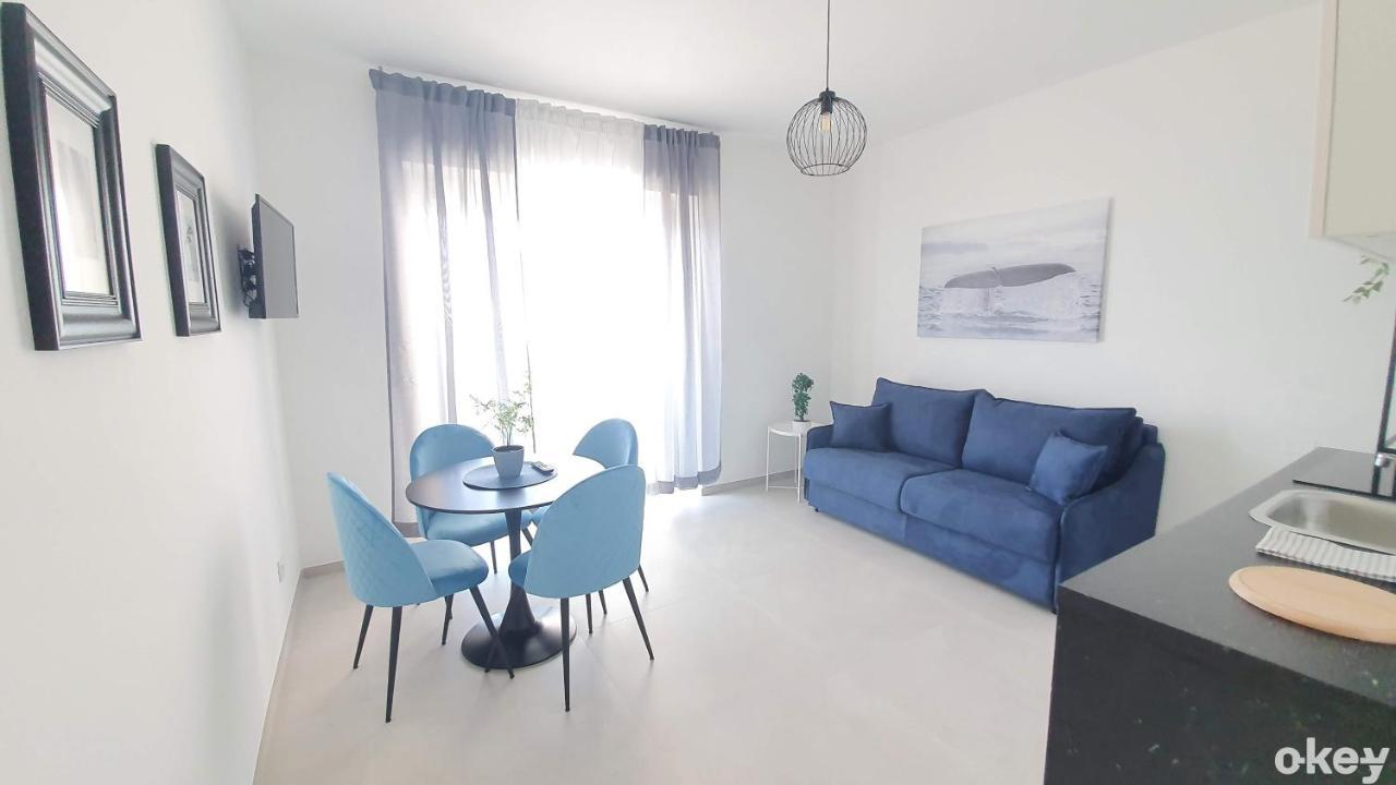 Villa Mediterranea Apartments - Seaview, Pool & Garden Bari Exteriör bild