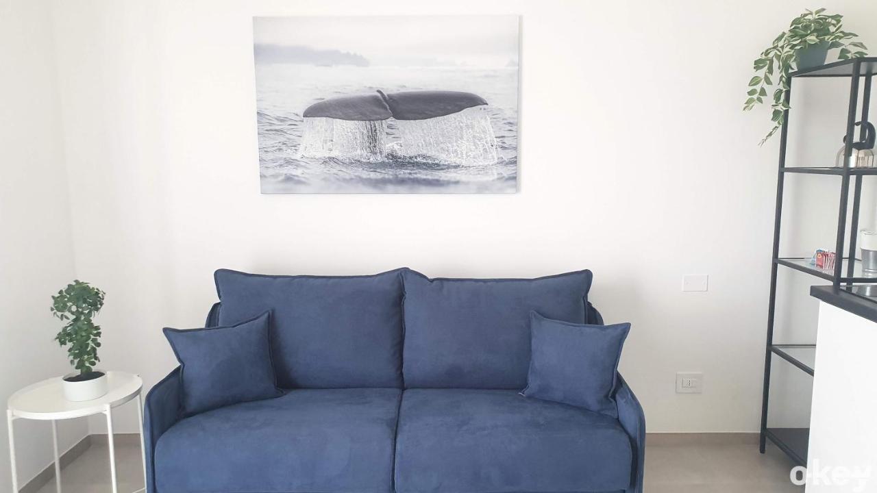 Villa Mediterranea Apartments - Seaview, Pool & Garden Bari Exteriör bild