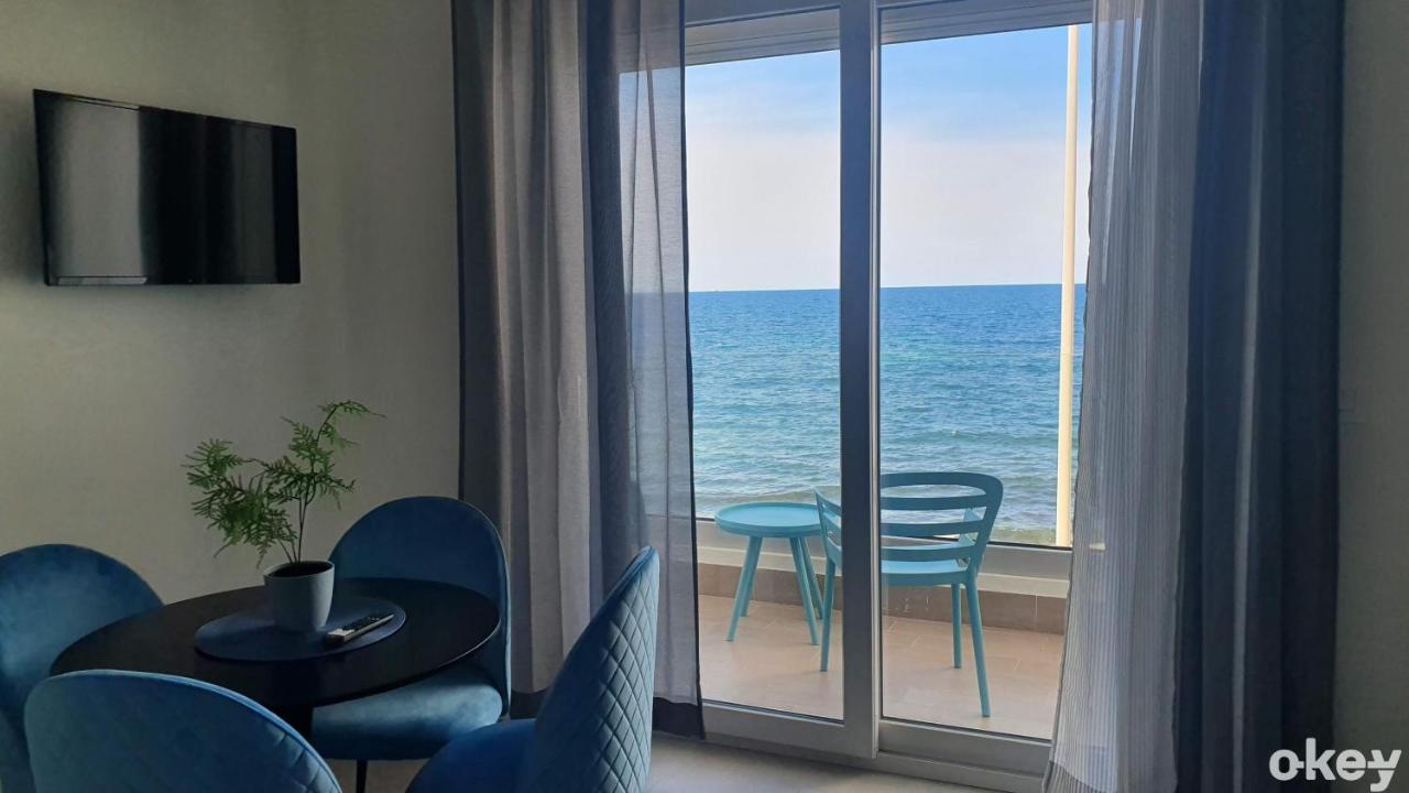 Villa Mediterranea Apartments - Seaview, Pool & Garden Bari Exteriör bild