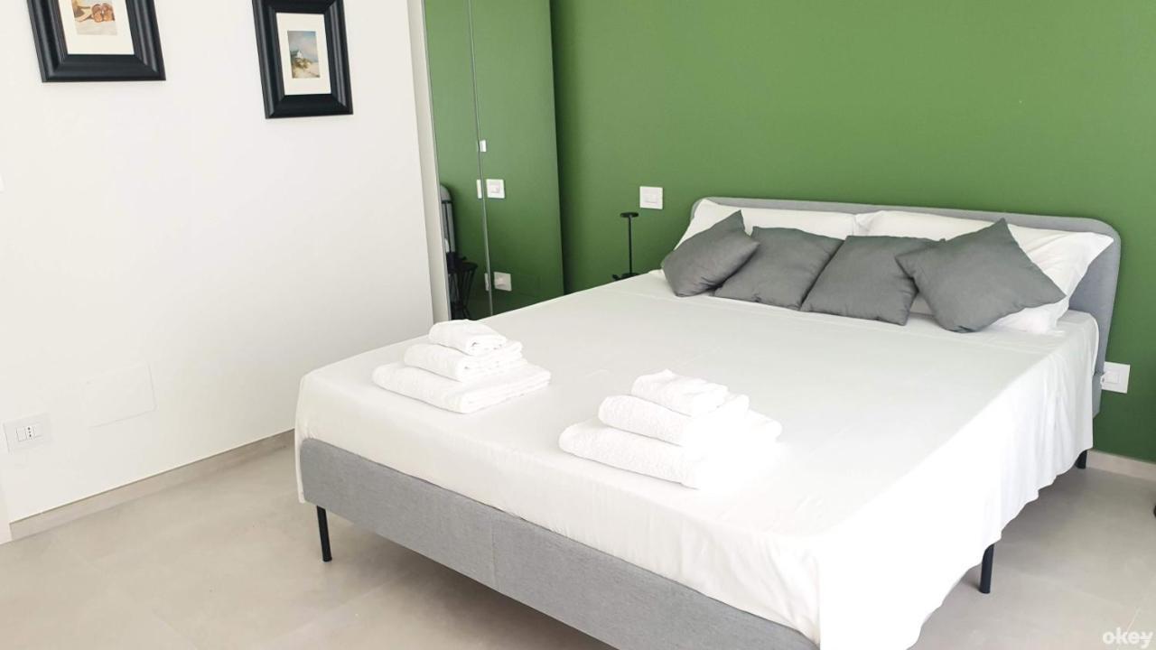 Villa Mediterranea Apartments - Seaview, Pool & Garden Bari Exteriör bild