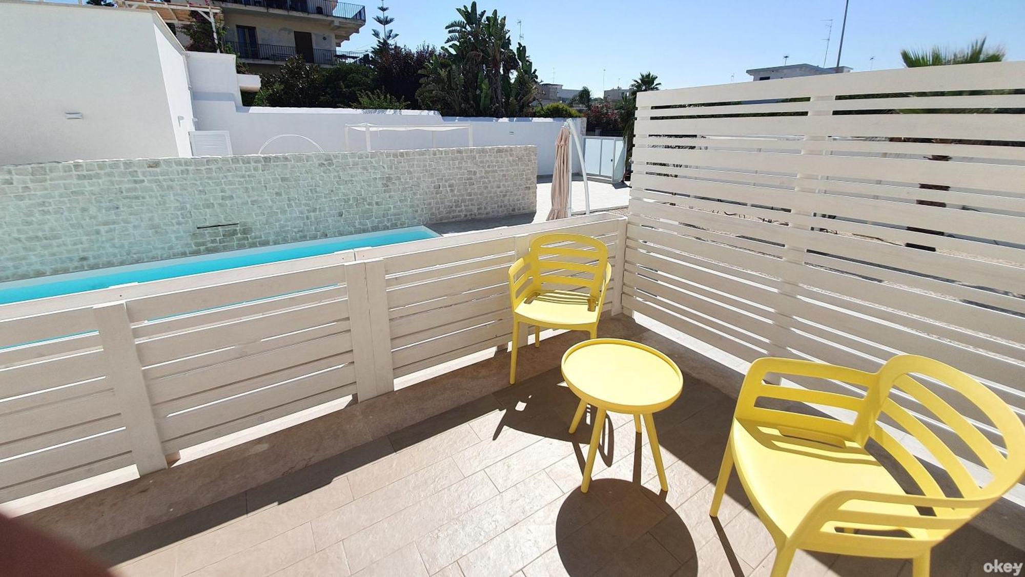 Villa Mediterranea Apartments - Seaview, Pool & Garden Bari Exteriör bild
