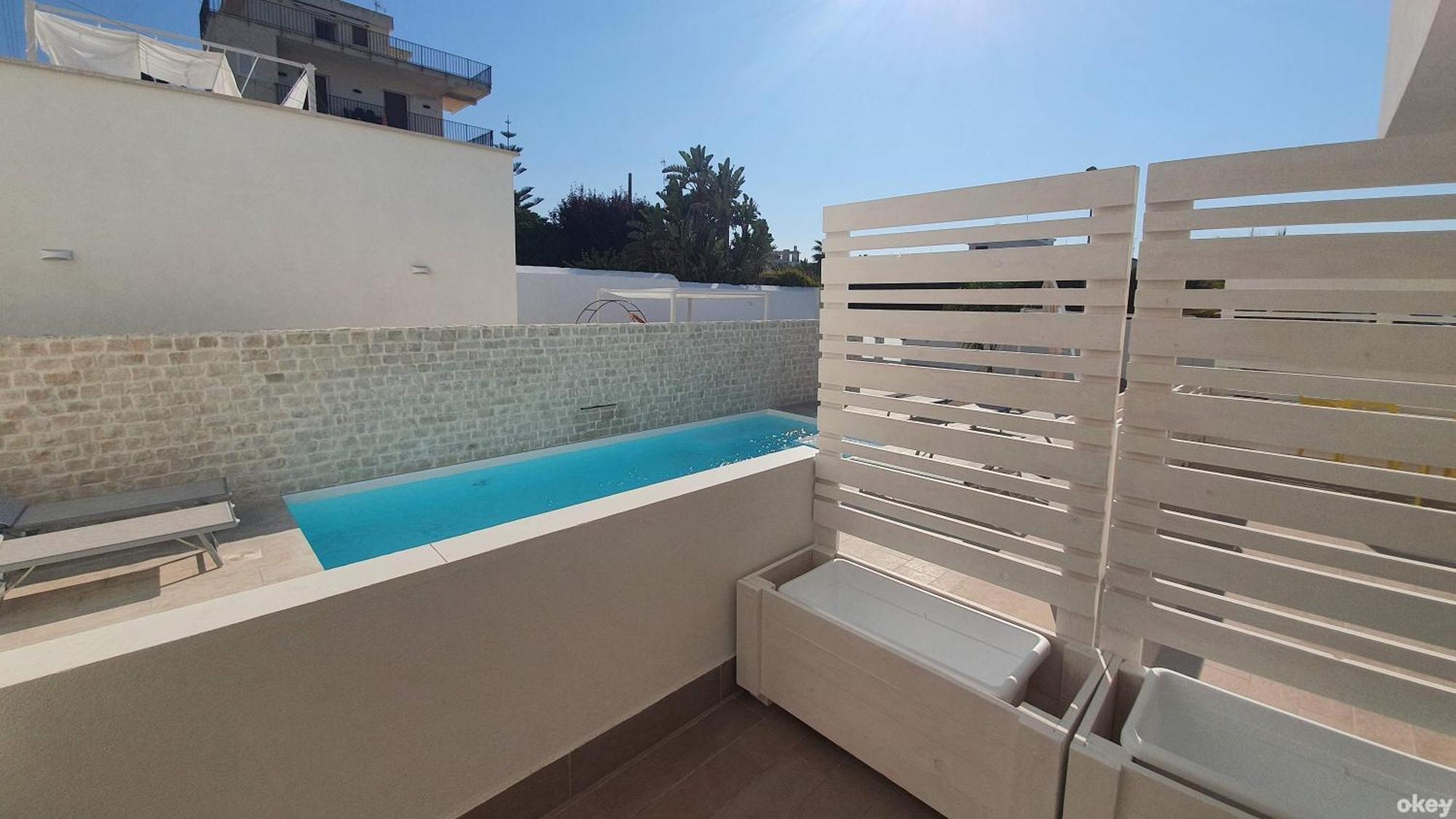 Villa Mediterranea Apartments - Seaview, Pool & Garden Bari Exteriör bild