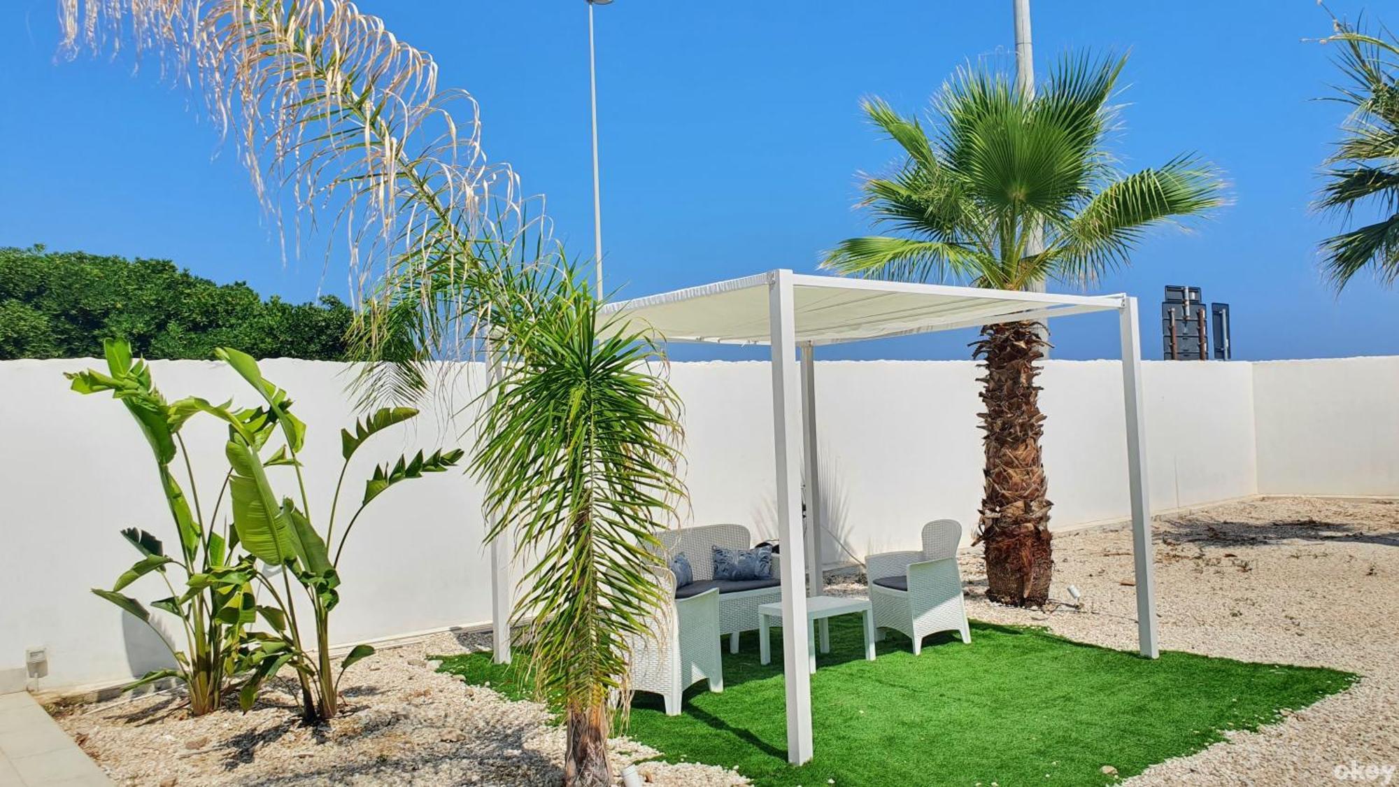 Villa Mediterranea Apartments - Seaview, Pool & Garden Bari Exteriör bild
