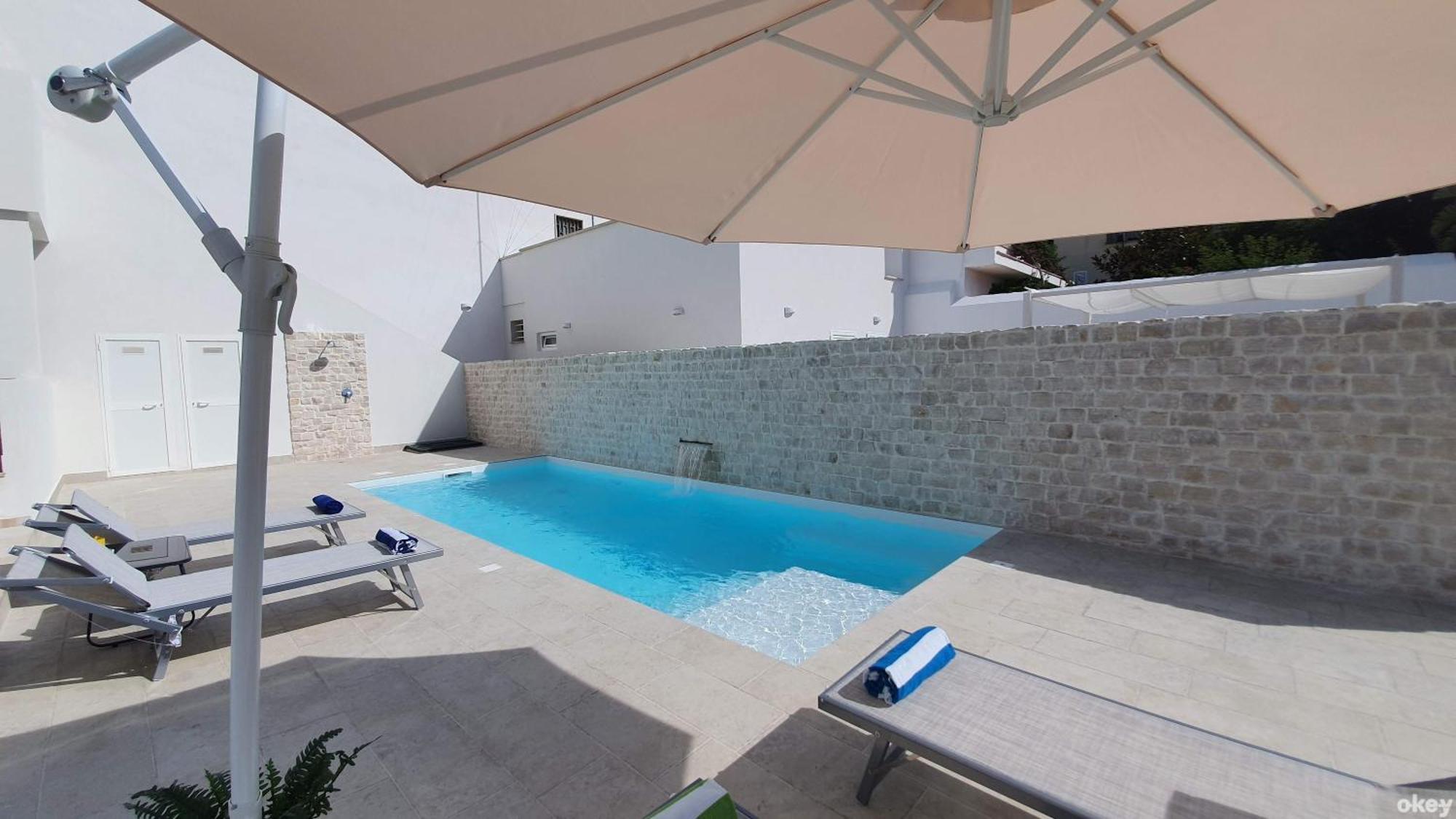 Villa Mediterranea Apartments - Seaview, Pool & Garden Bari Exteriör bild
