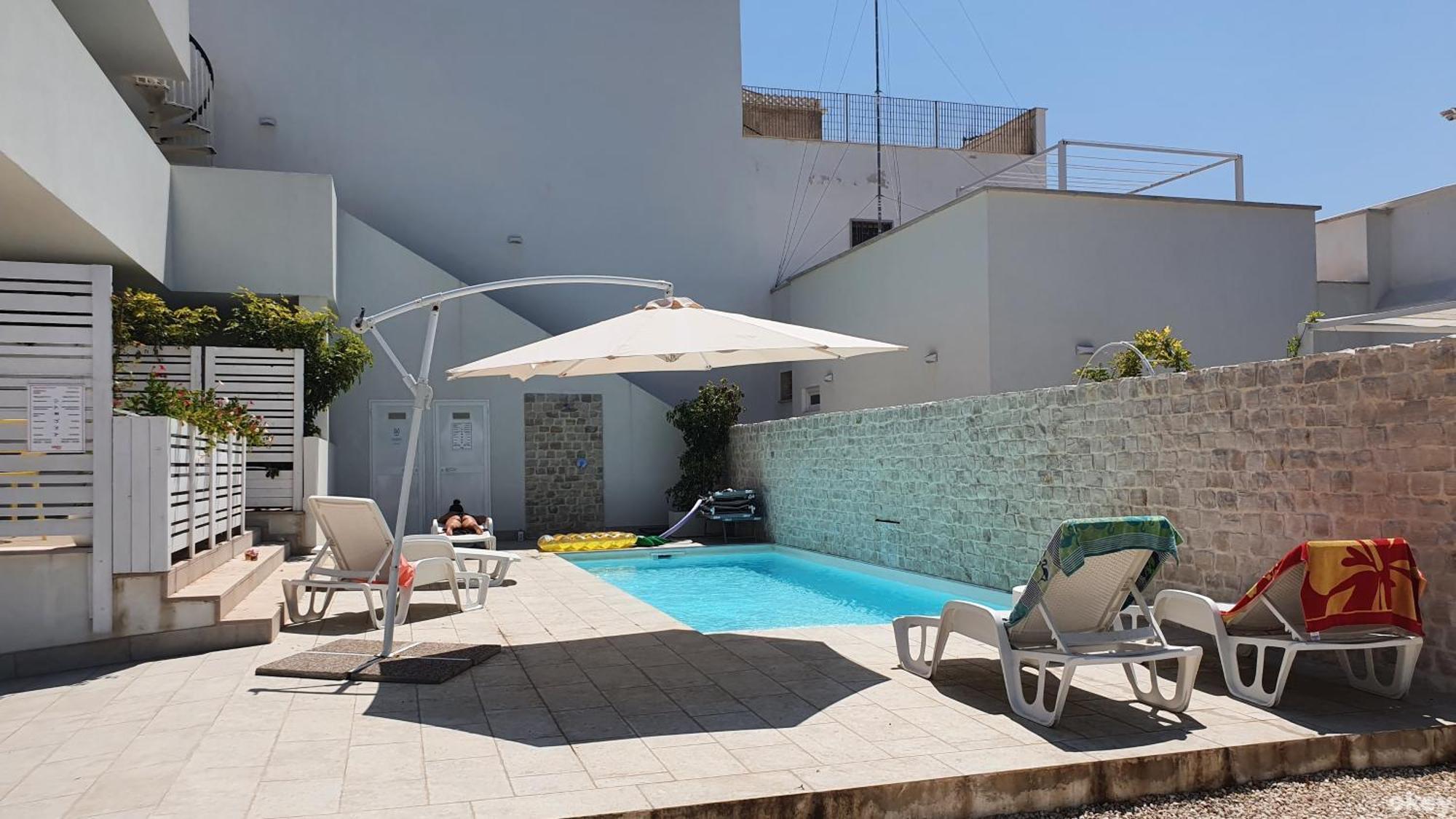 Villa Mediterranea Apartments - Seaview, Pool & Garden Bari Exteriör bild