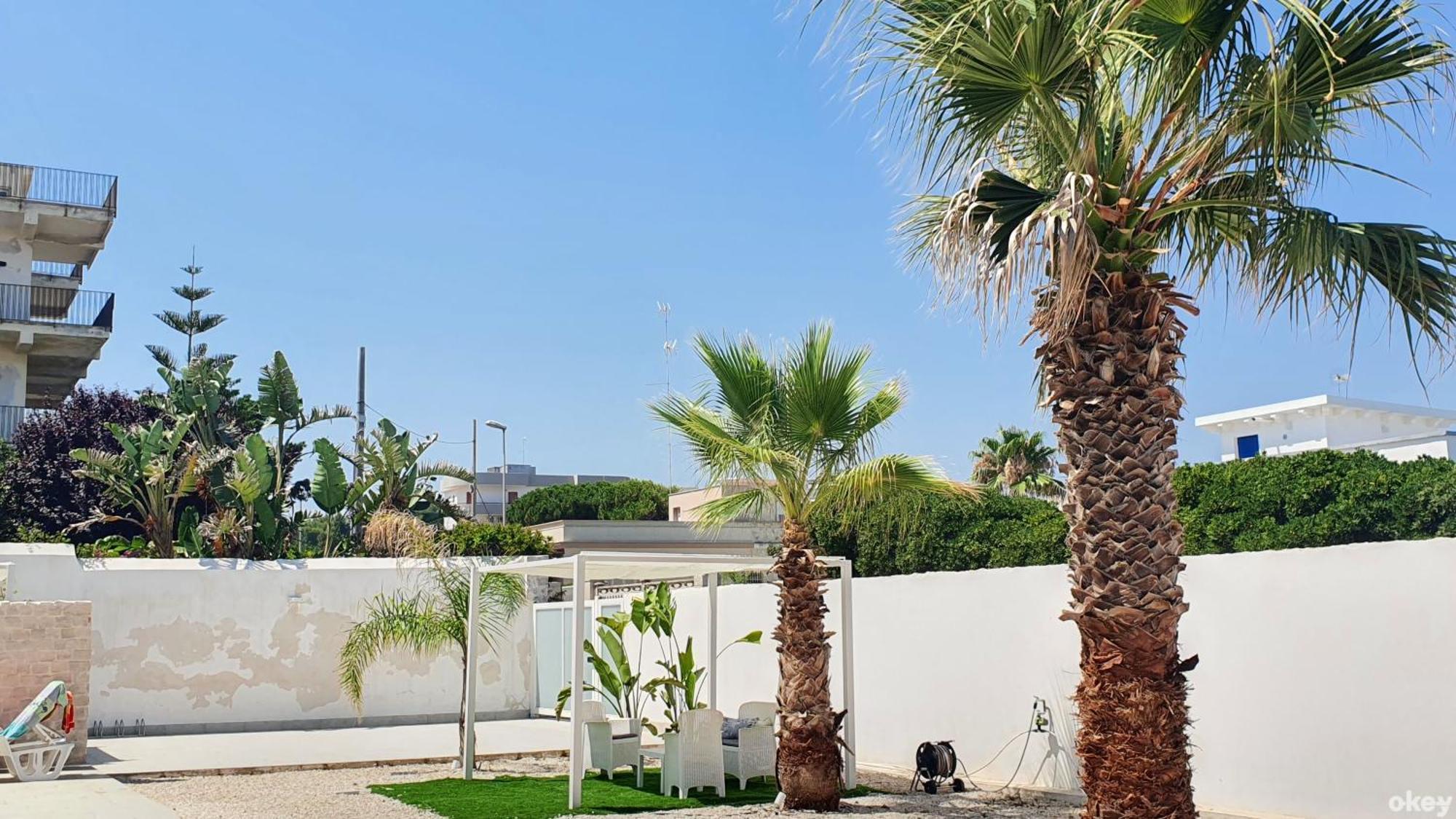 Villa Mediterranea Apartments - Seaview, Pool & Garden Bari Exteriör bild
